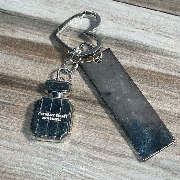 Victoria's Secret keychain & Charms-Silver-Heart Bombshell Perfume Bottle & Tag - Picture 6 of 6